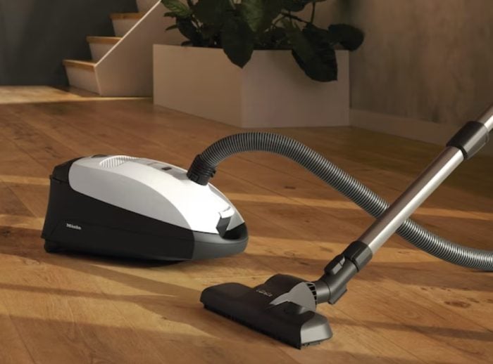 Miele Classic C1 Flex Bagged Cylinder Vacuum Cleaner - Image 5