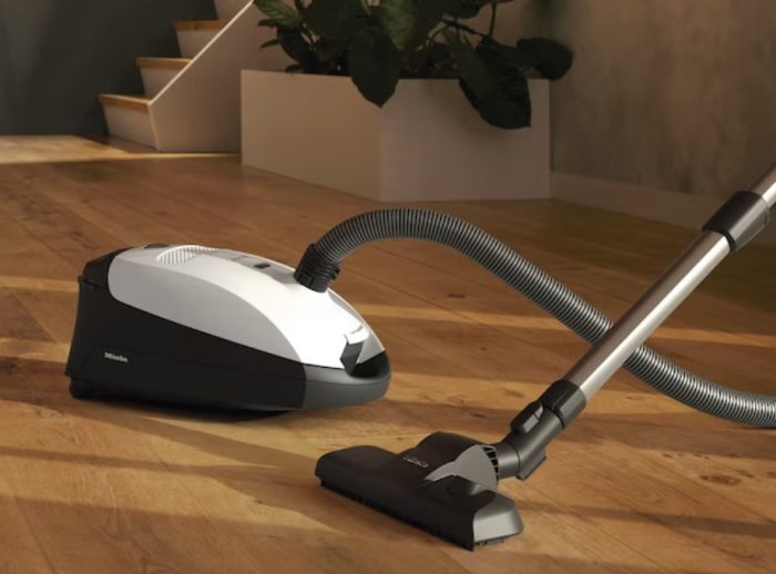Miele Classic C1 Flex Bagged Cylinder Vacuum Cleaner - Image 5