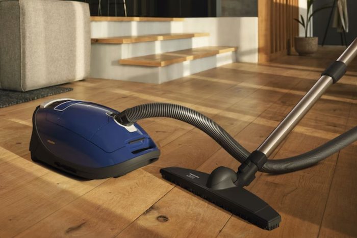 Miele C3 Comfort XL - Bagged Cylinder Vacuum Cleaner - Image 4